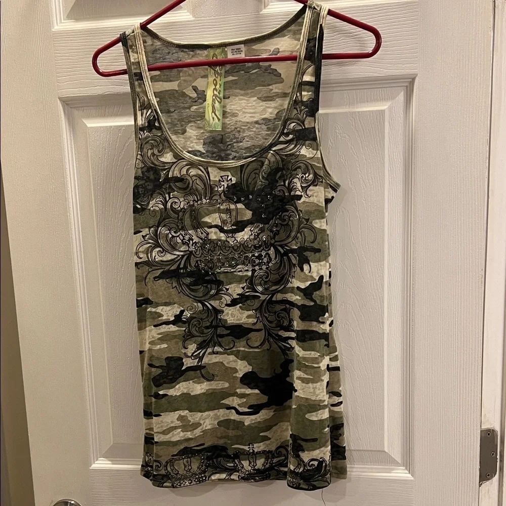 Camo Print Tank Top - Picture 2 of 7